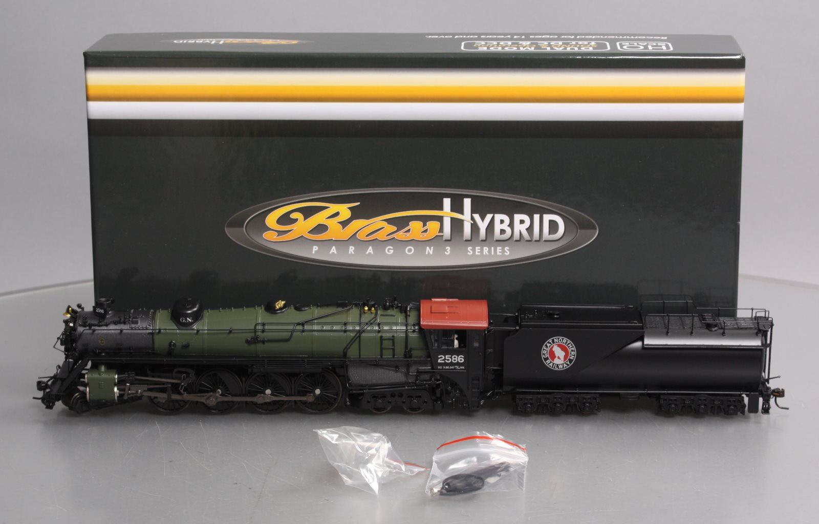 Broadway Limited 2874 HO Great Northern Class S-2 4-8-4 Vestibule Cab #2586
