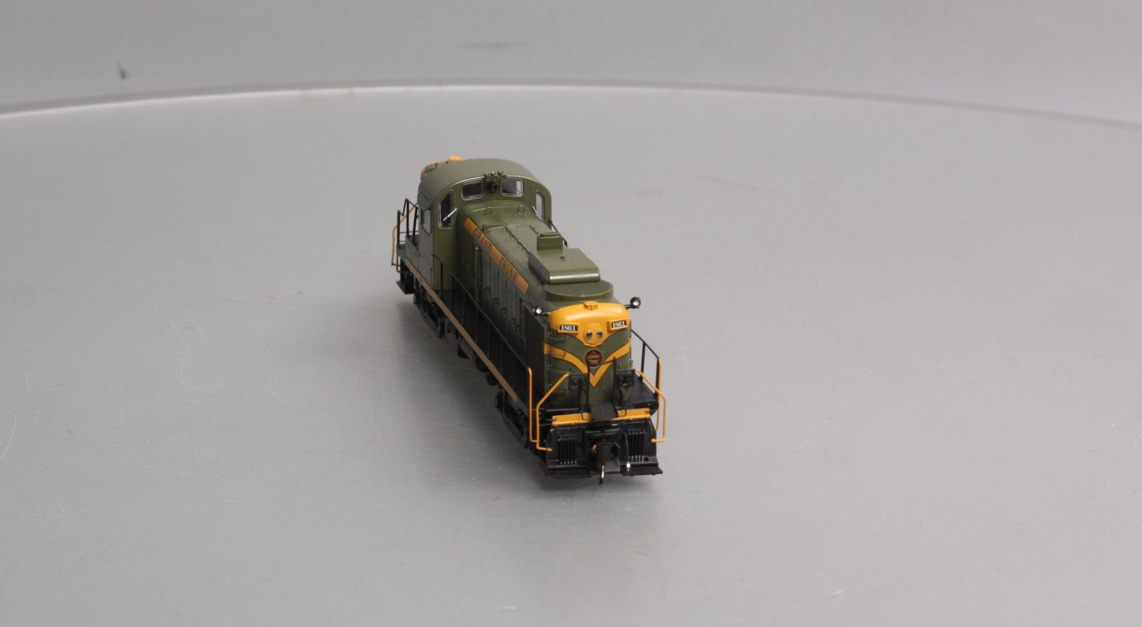 Bowser 24653 HO Grand Trunk Alco RS-3 Locomotive with DCC and Sound #1861