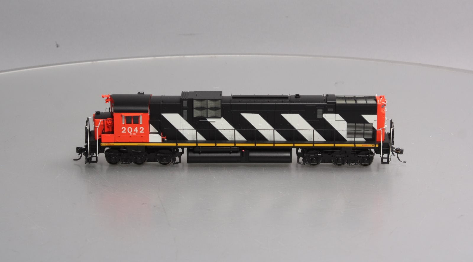 Bowser 23726 HO Canadian National Diesel Locomotive C-630M #2042 w/Sound/DCC
