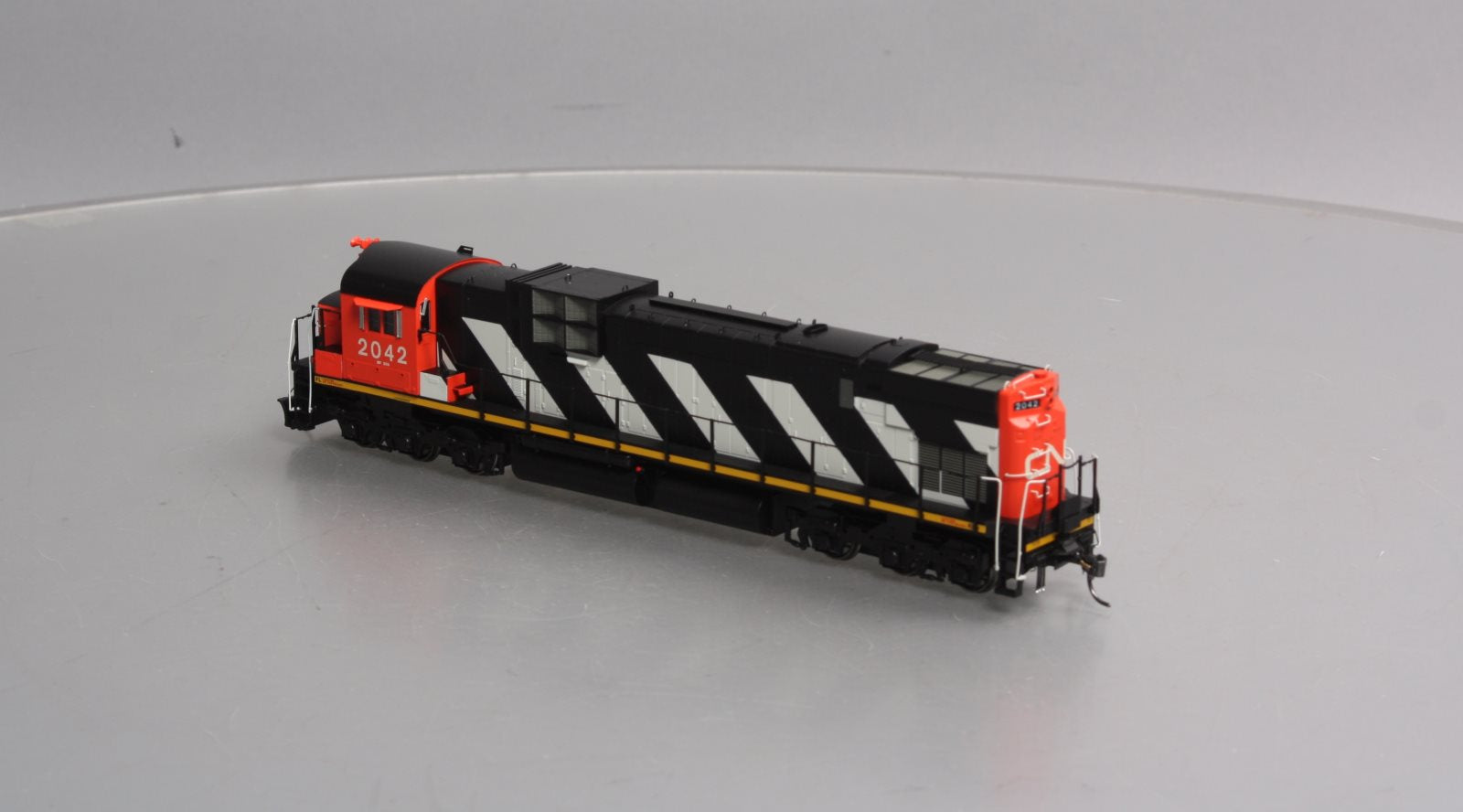 Bowser 23726 HO Canadian National Diesel Locomotive C-630M #2042 w/Sound/DCC