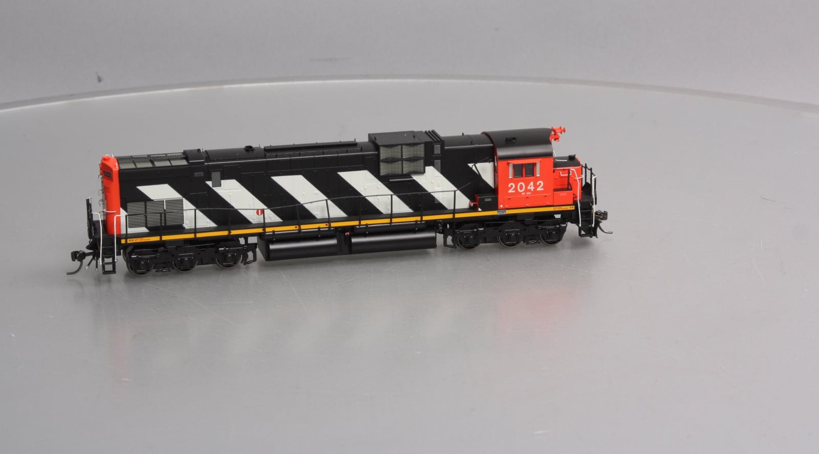Bowser 23726 HO Canadian National Diesel Locomotive C-630M #2042 w/Sound/DCC