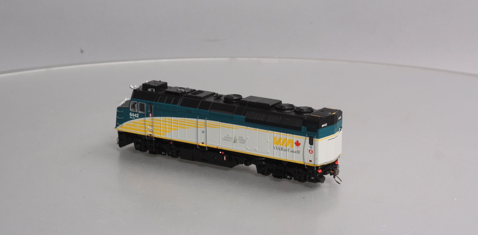 Rapido Trains 82507 HO Via Rail F40PH-2D Diesel #6442 w/ DCC & Sound