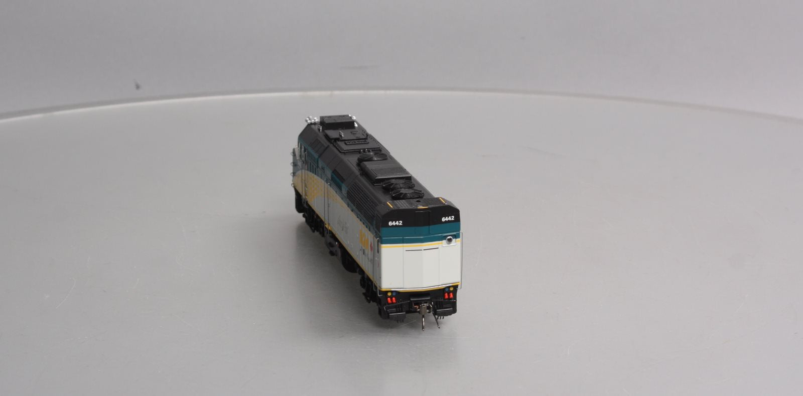 Rapido Trains 82507 HO Via Rail F40PH-2D Diesel #6442 w/ DCC & Sound