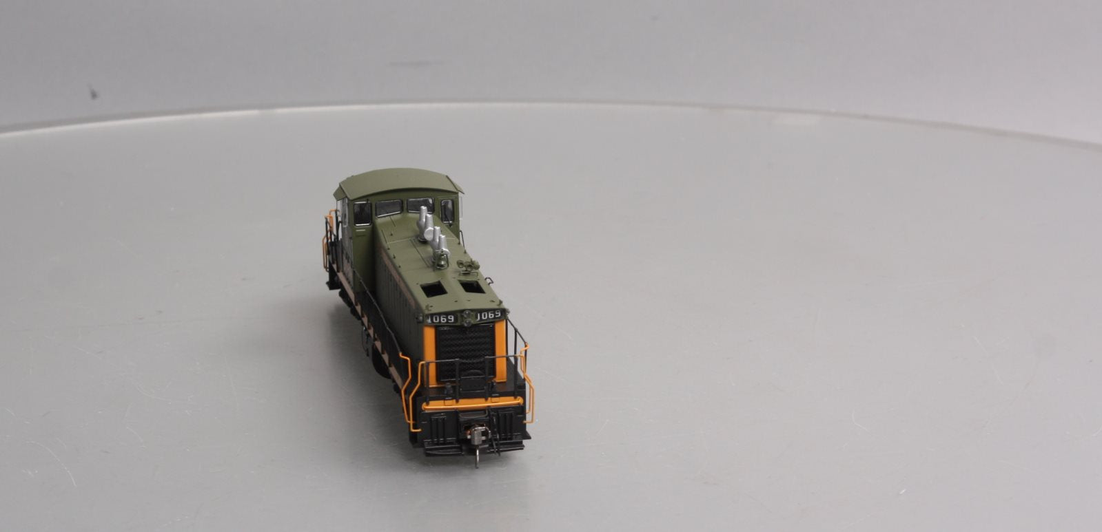 Rapido Trains 10558 HO Canadian National Diesel Locomotive #1069 w/ DCC/Sounds