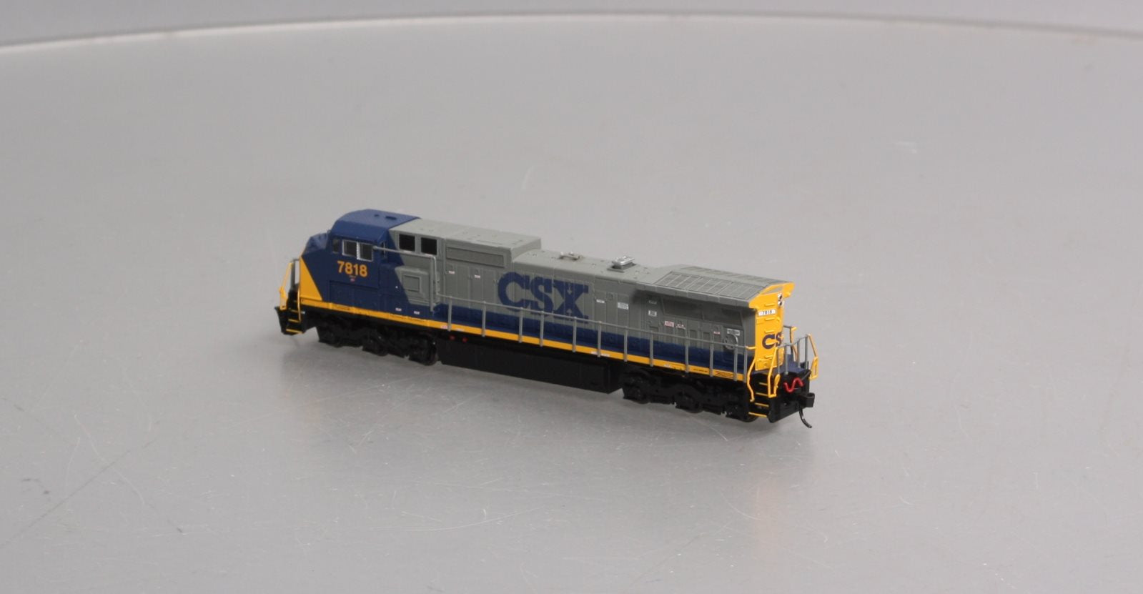 Atlas 51906 N CSX C40-8W Diesel Locomotive #7818 – Trainz