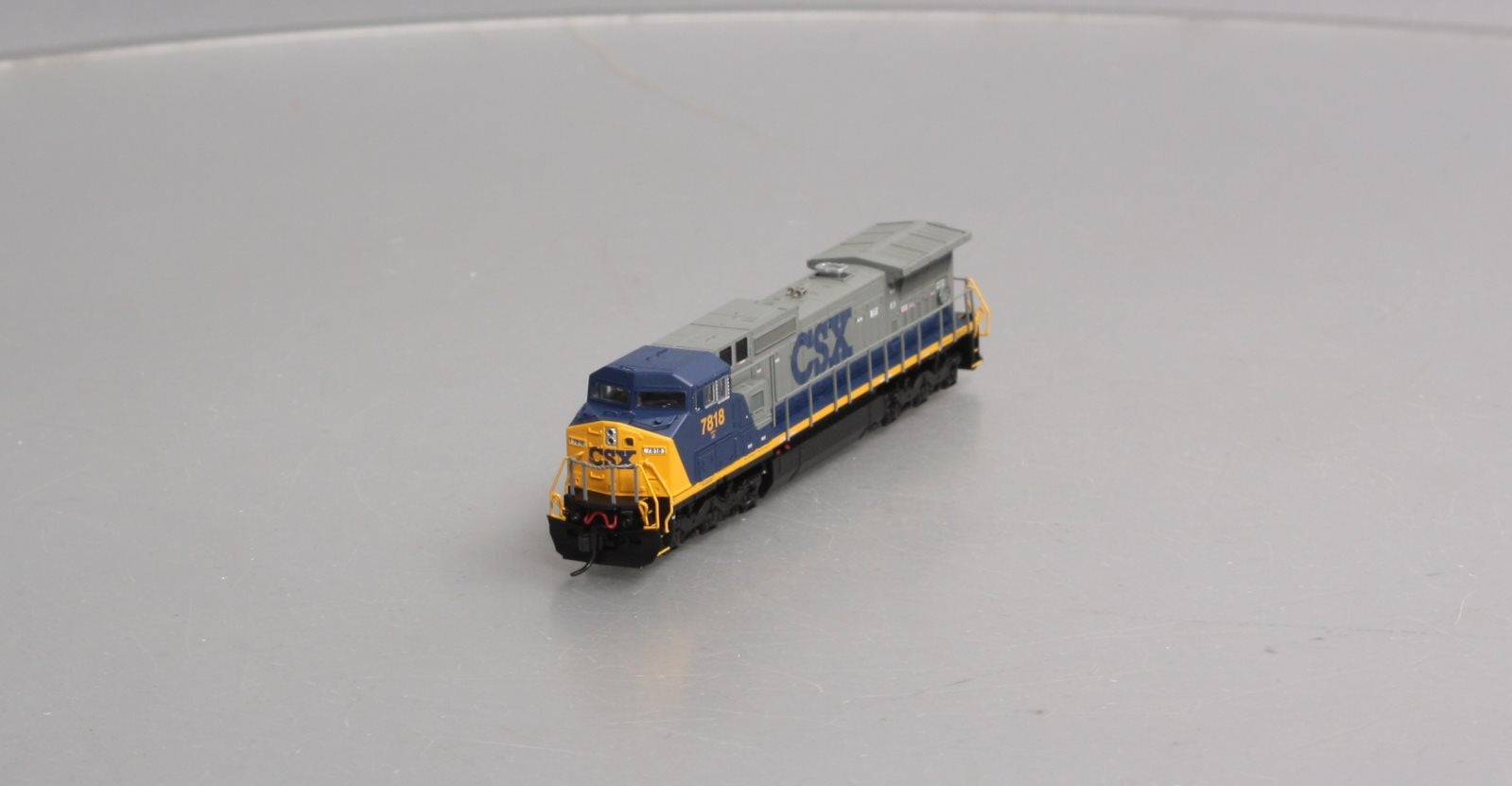 Atlas 51906 N CSX C40-8W Diesel Locomotive #7818 – Trainz