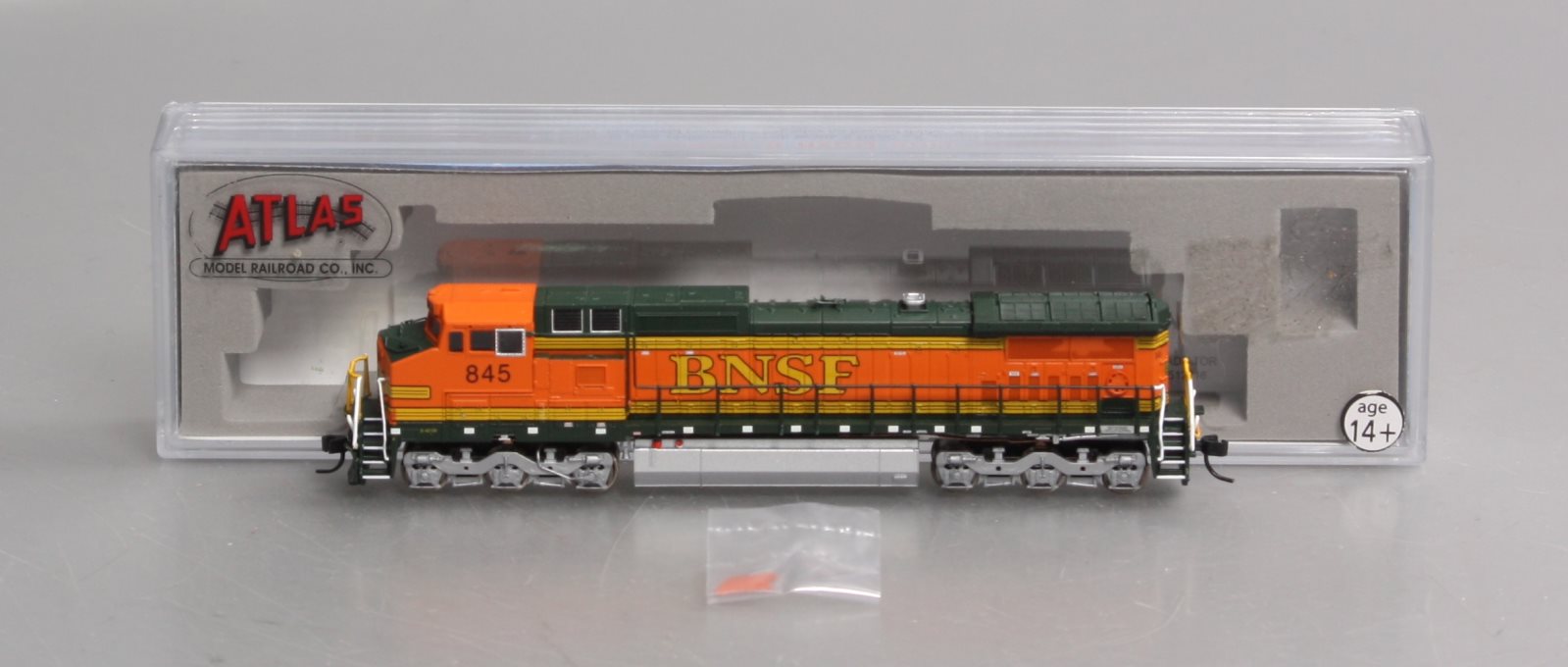 Atlas 51916 N BNSF RTR Dash 8-40CW Diesel Locomotive #845