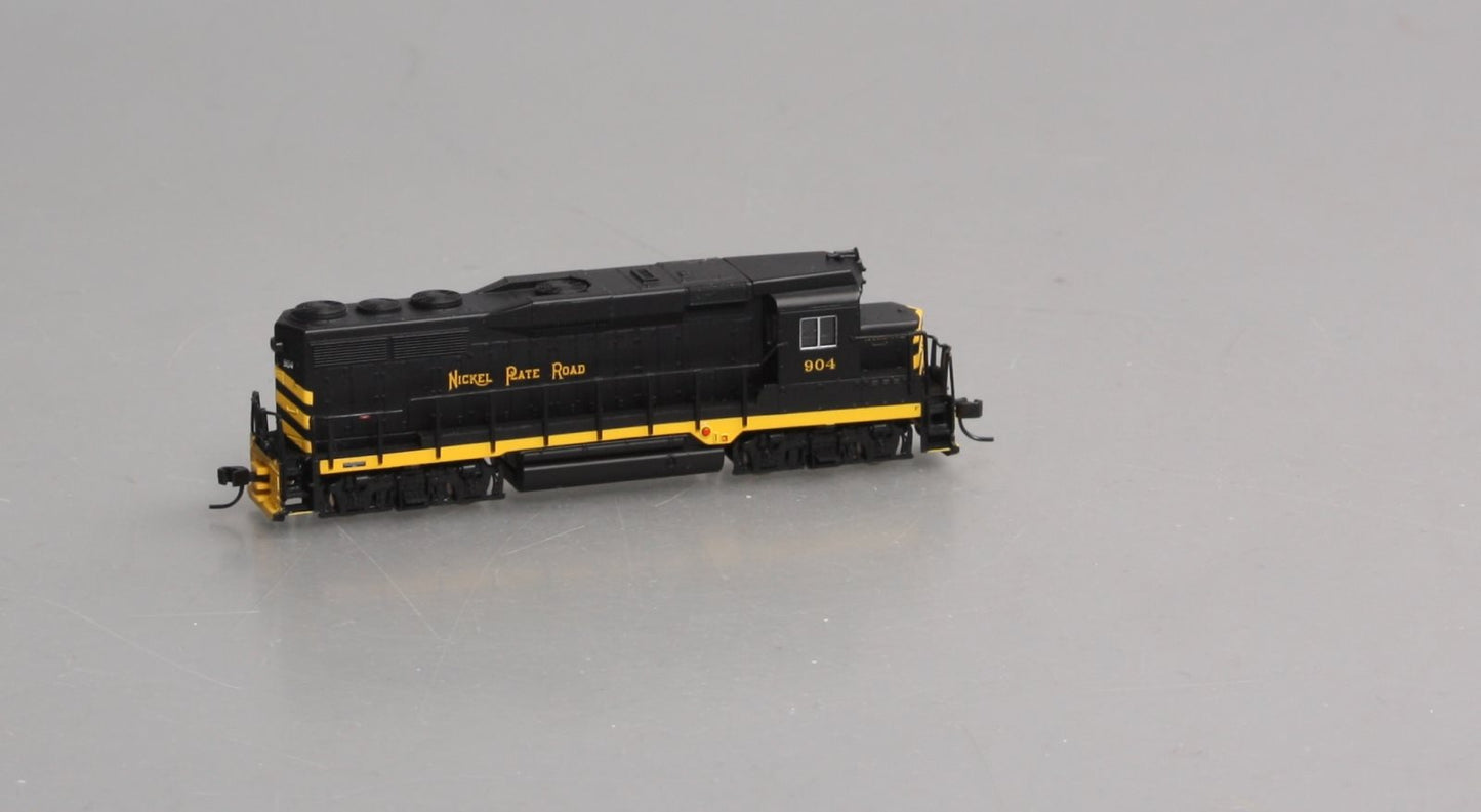 Atlas 47542 N NKP Classic GP30 Diesel Locomotive #904