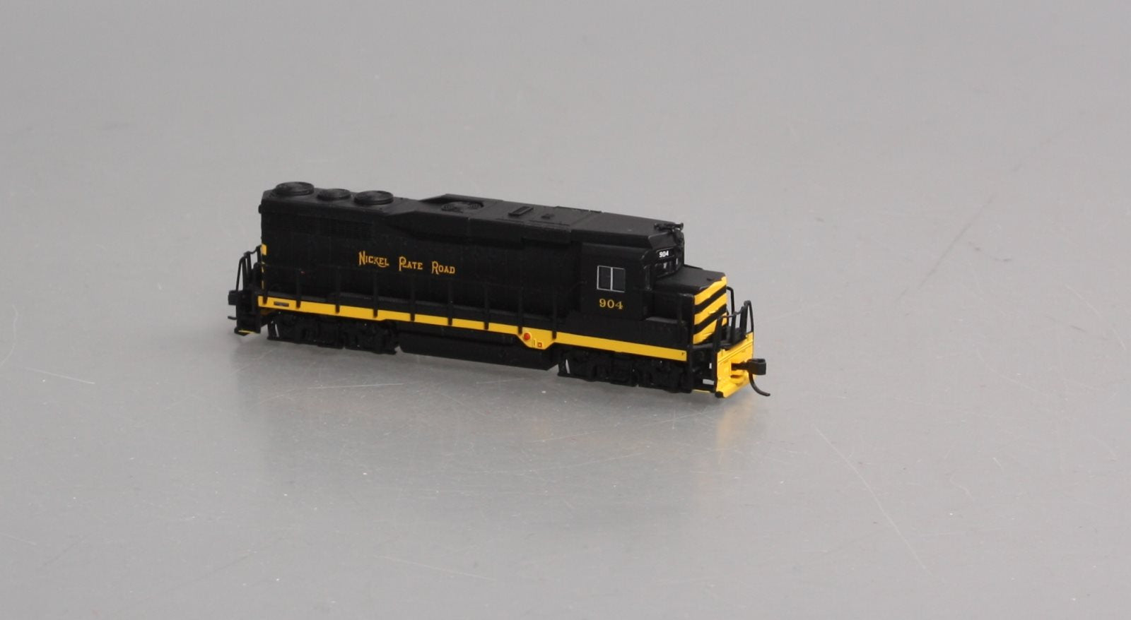 Atlas 47542 N NKP Classic GP30 Diesel Locomotive #904