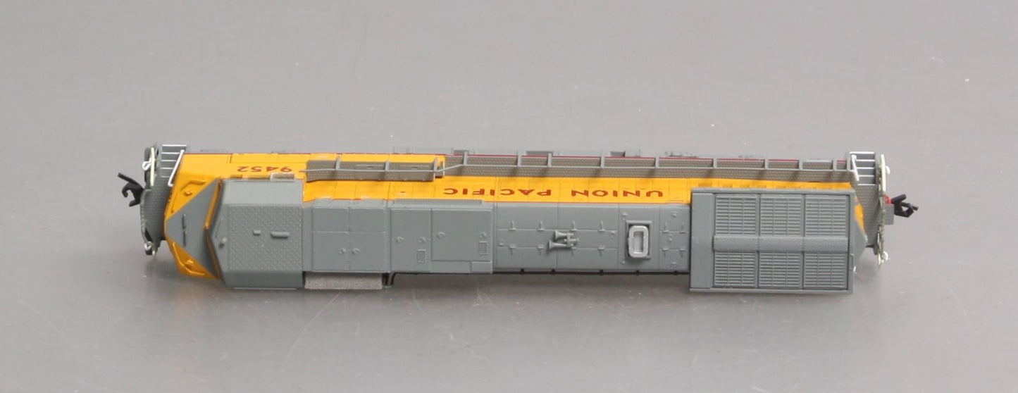 Atlas 51914 N Scale UP C40-8W Diesel Locomotive #9452