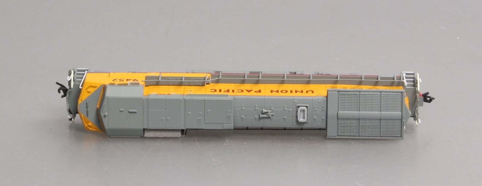Atlas 51914 N Scale UP C40-8W Diesel Locomotive #9452