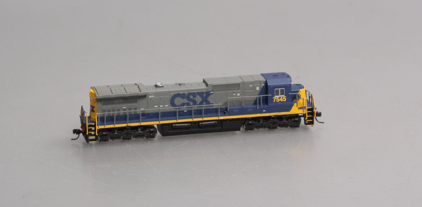 Atlas 51809 N Scale CSX Dash8-40C Diesel Locomotive #7545