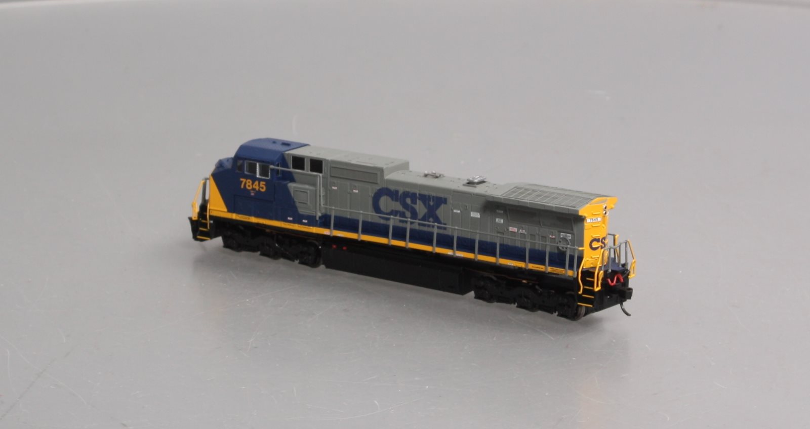 Atlas 51908 N Scale CSX Dash 8-40CW #7845