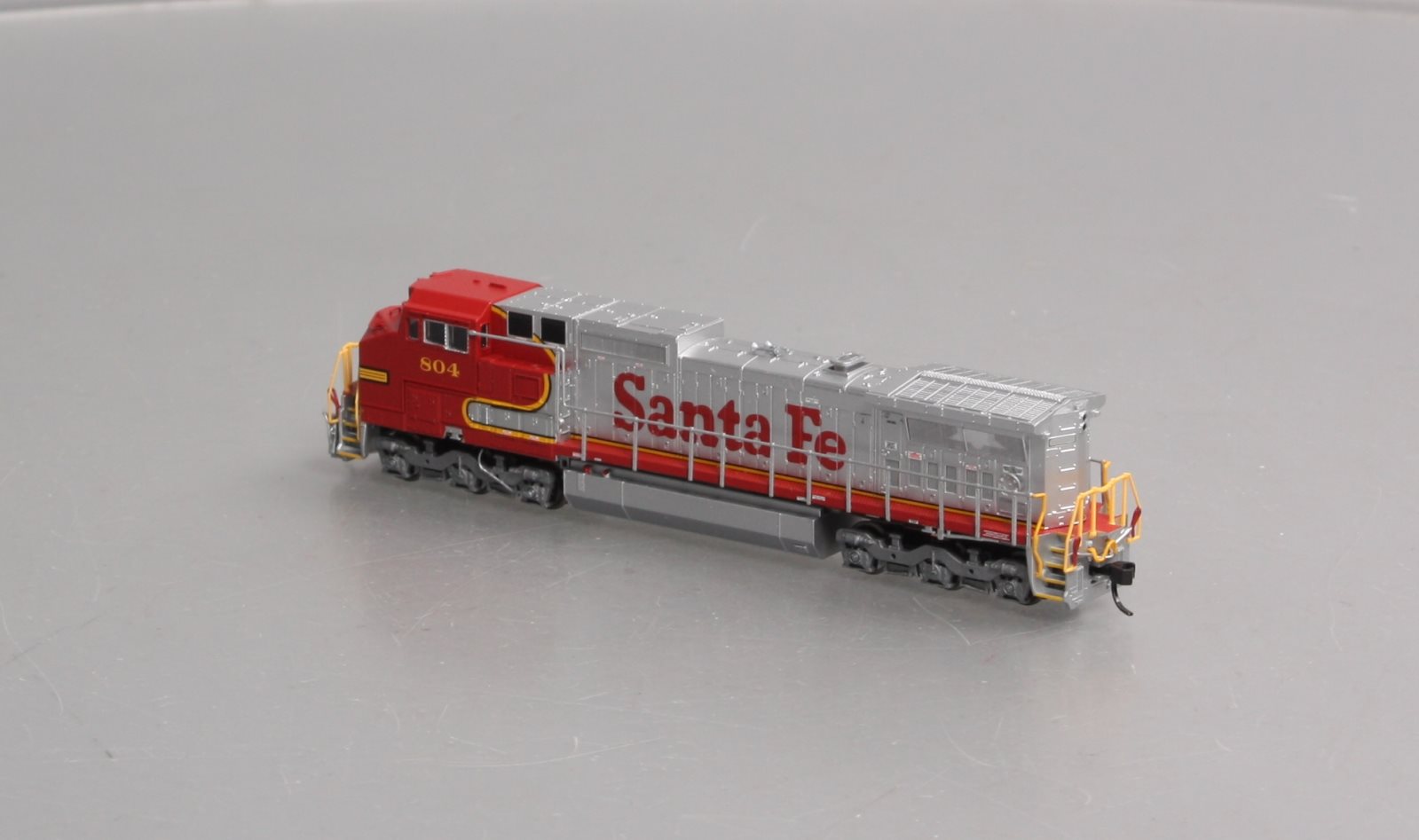 Atlas 51909 N Scale ATSF C40-8W Diesel Locomotive #804