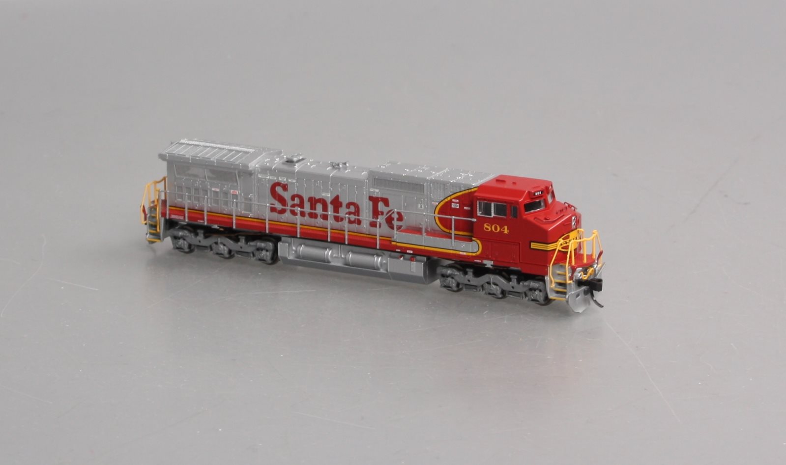 Atlas 51909 N Scale ATSF C40-8W Diesel Locomotive #804