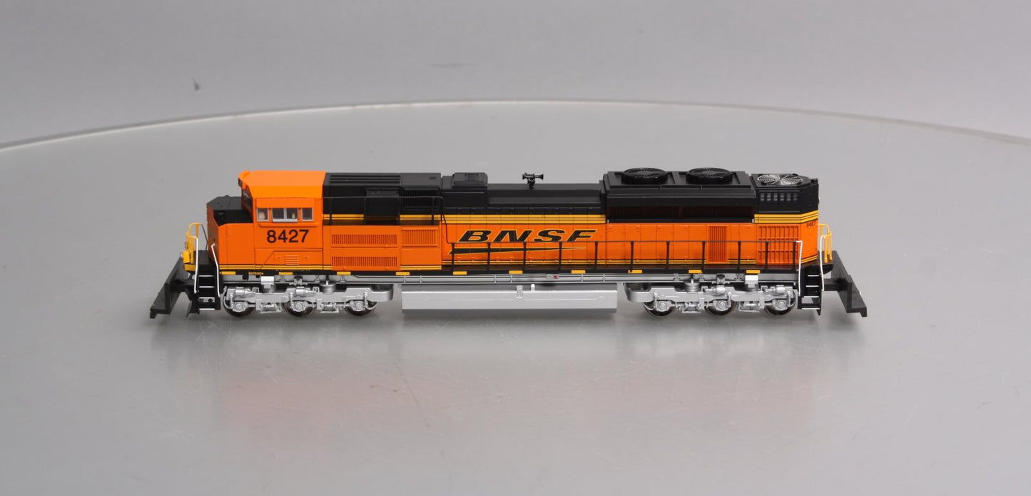 Walthers 910-19801 HO BNSF SD70ACe Diesel Locomotive #8400