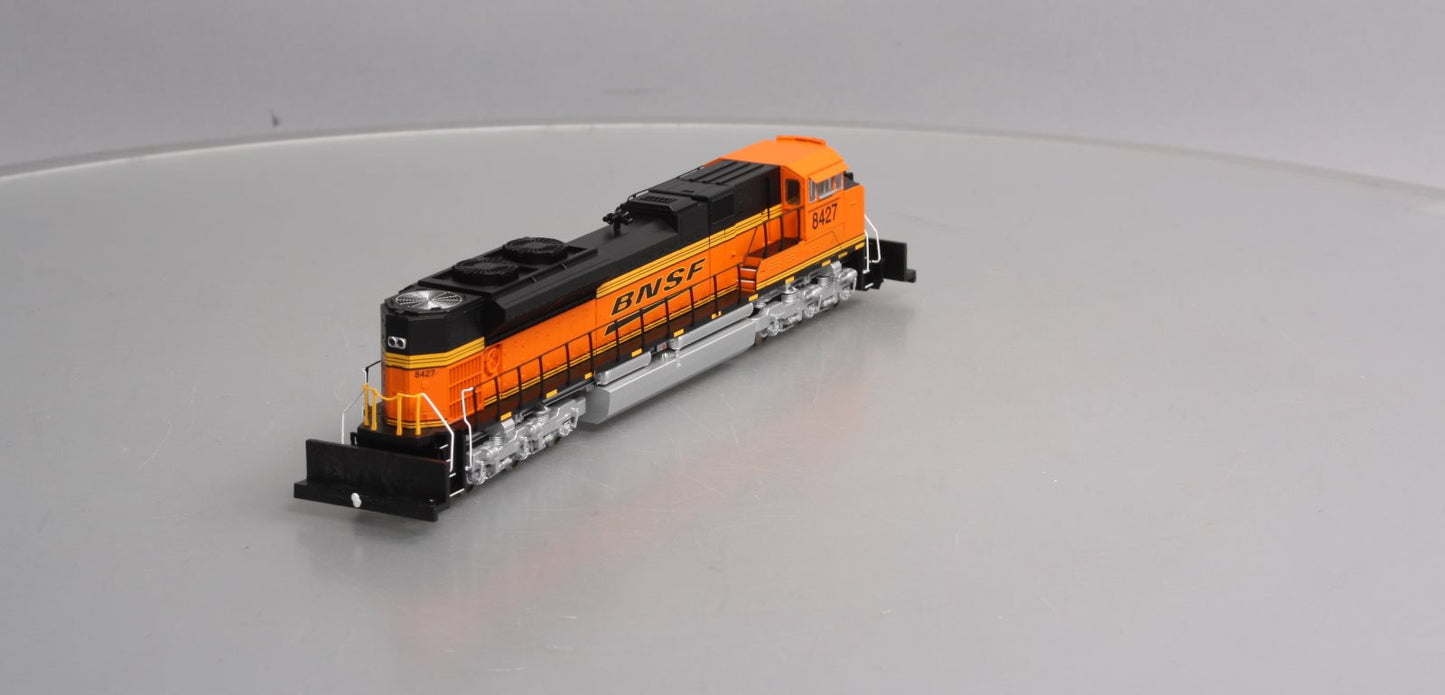 Walthers 910-19801 HO BNSF SD70ACe Diesel Locomotive #8400