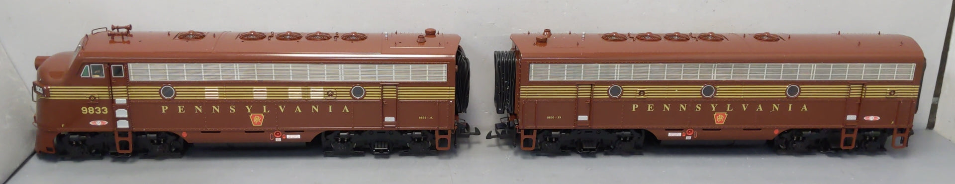 USA Trains R22283 G Pennsylvania F-7 AB Diesel Locomotive Set