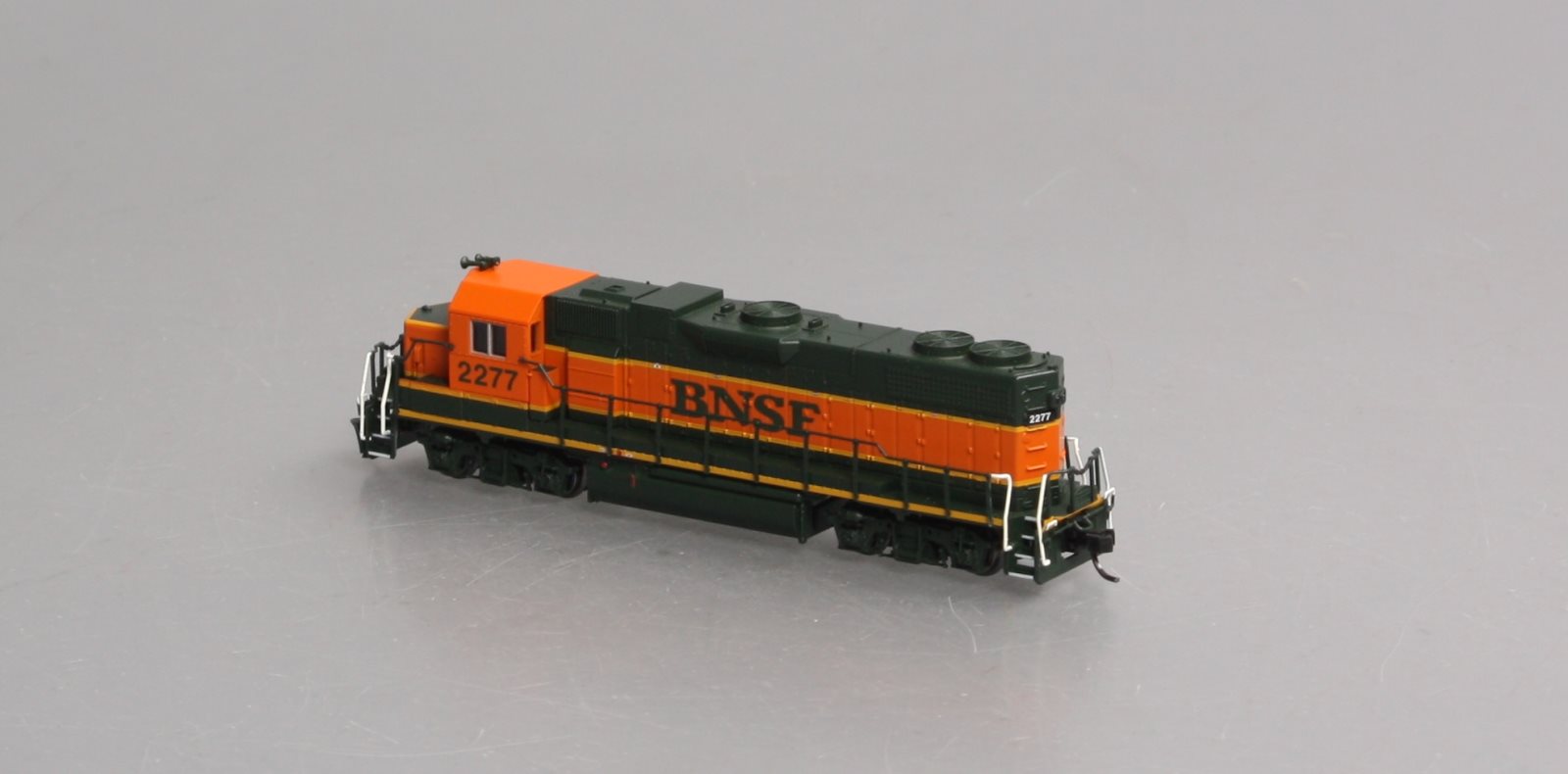 Atlas 40003590 N Scale BNSF GP38-2 Diesel Locomotive #2277