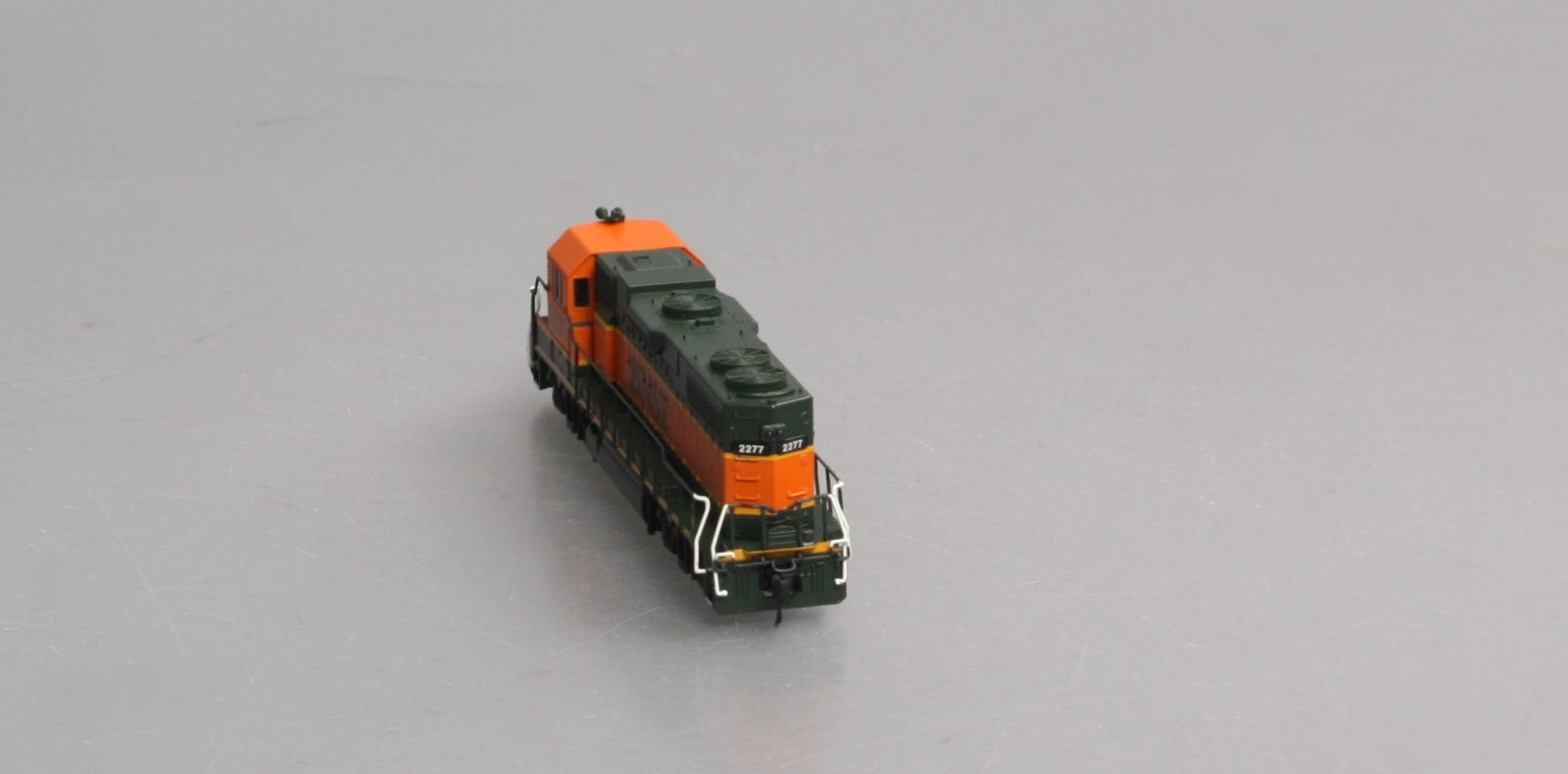 Atlas 40003590 N Scale BNSF GP38-2 Diesel Locomotive #2277