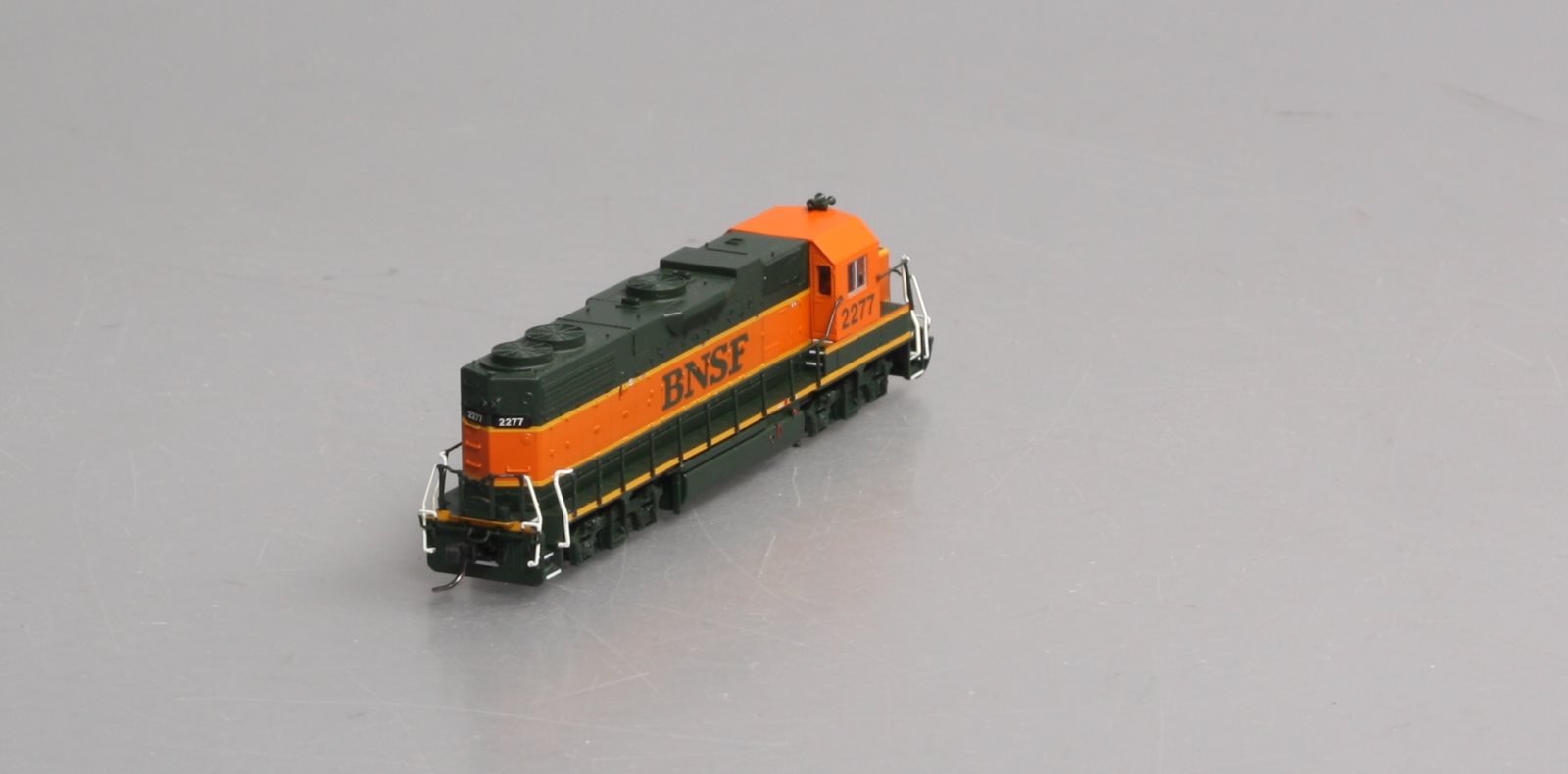 Atlas 40003590 N Scale BNSF GP38-2 Diesel Locomotive #2277