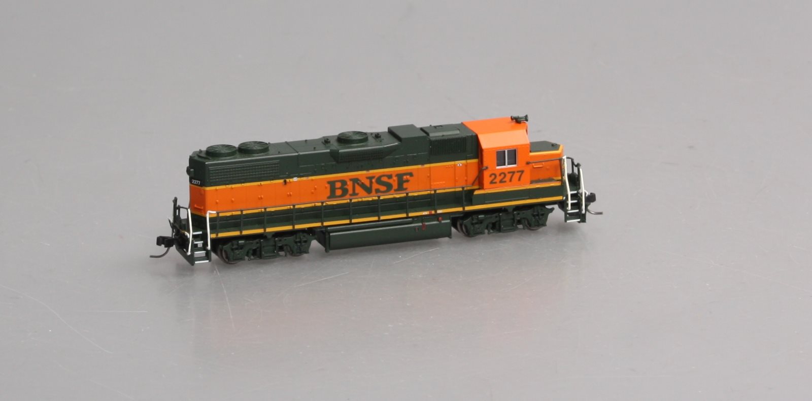 Atlas 40003590 N Scale BNSF GP38-2 Diesel Locomotive #2277