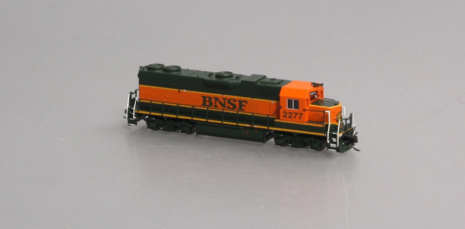 Atlas 40003590 N Scale BNSF GP38-2 Diesel Locomotive #2277