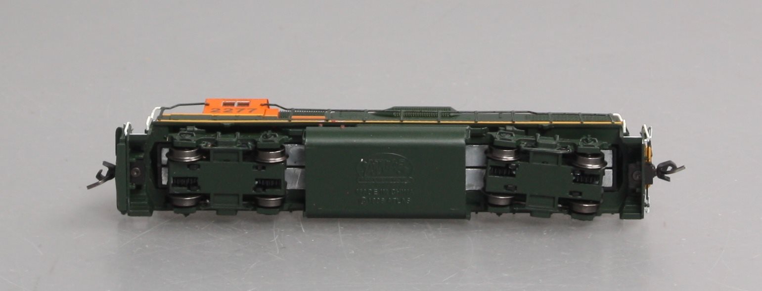 Atlas 40003590 N Scale BNSF GP38-2 Diesel Locomotive #2277