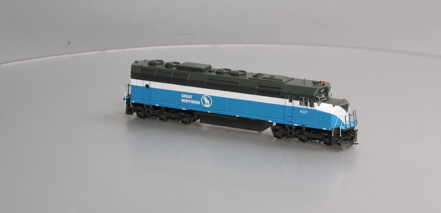 Athearn G67673 HO GN/Sky Blue F45 Diesel Locomotive with DCC & Sound #437
