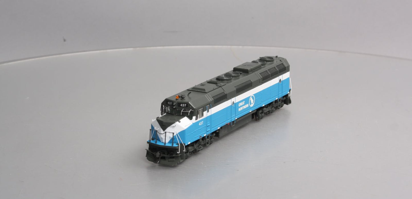 Athearn G67673 HO GN/Sky Blue F45 Diesel Locomotive with DCC & Sound #437