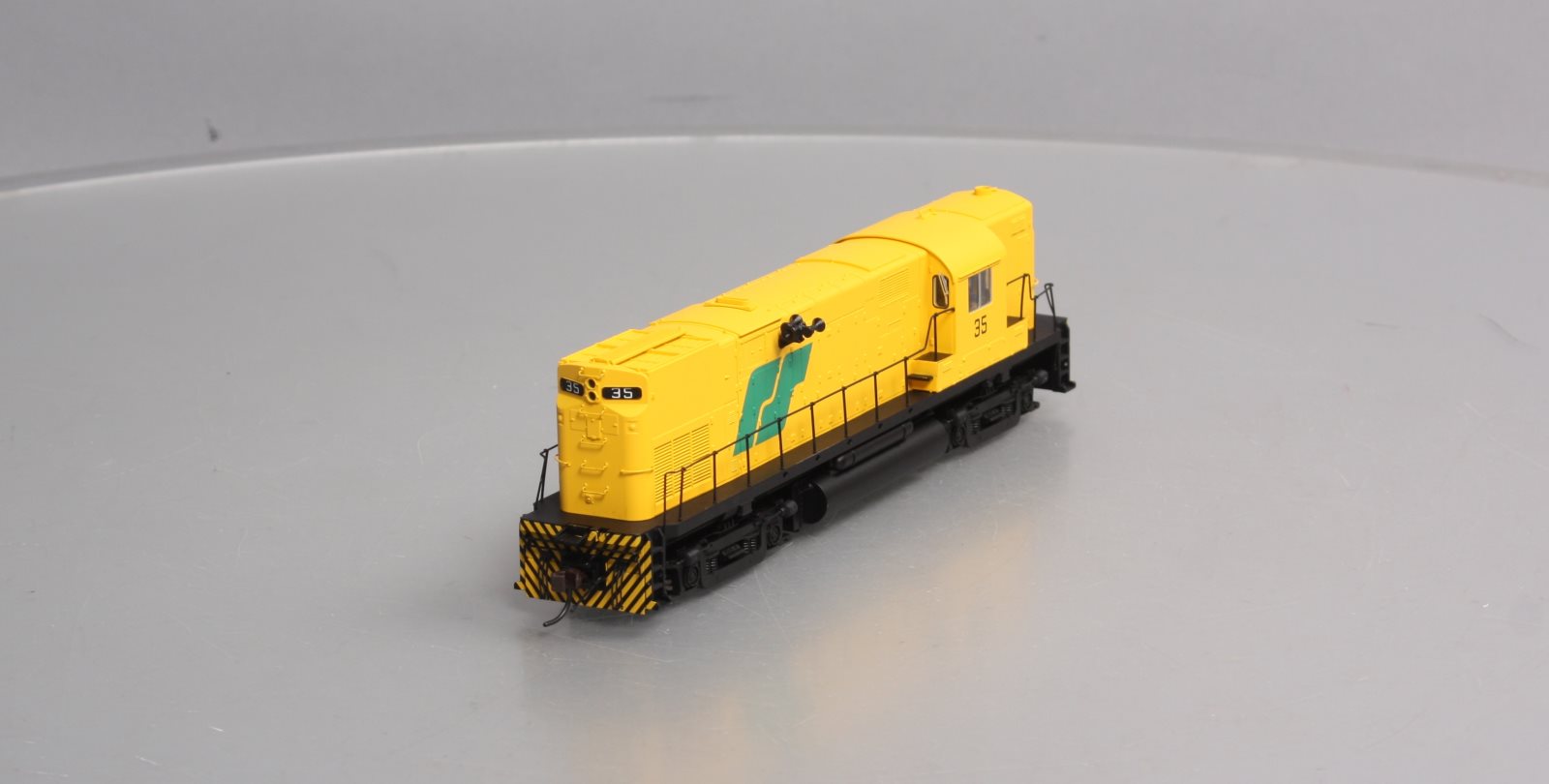 Atlas 10001125 HO Roberval & Saguenay C420 Ph.1 Diesel Locomotive #35