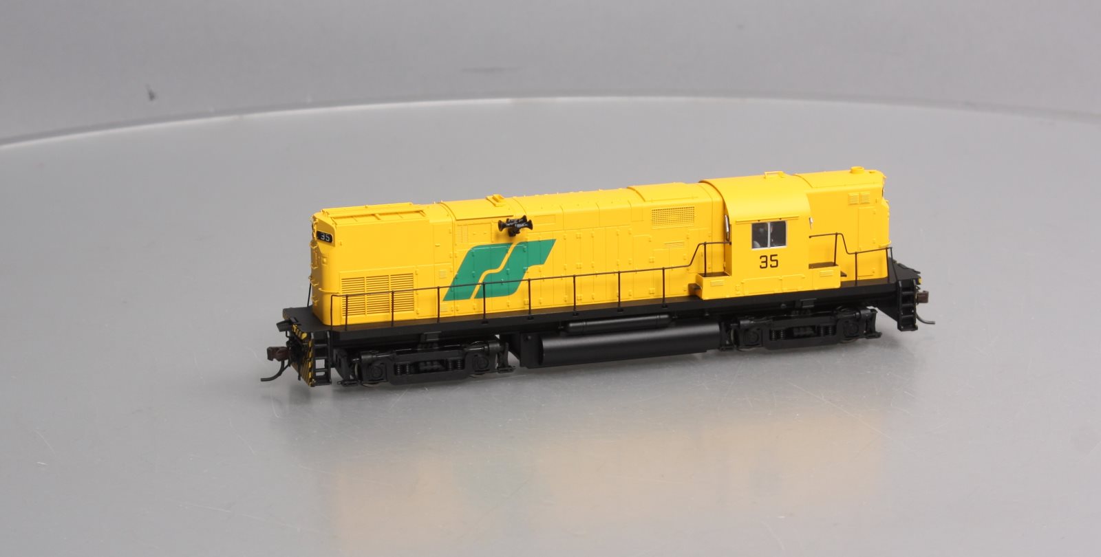 Atlas 10001125 HO Roberval & Saguenay C420 Ph.1 Diesel Locomotive #35
