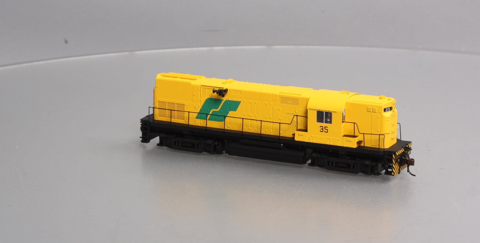 Atlas 10001125 HO Roberval & Saguenay C420 Ph.1 Diesel Locomotive #35