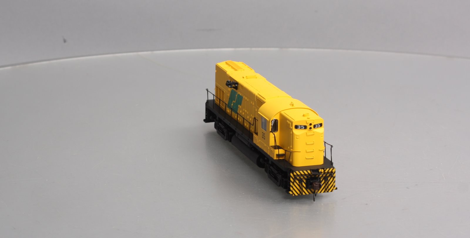Atlas 10001125 HO Roberval & Saguenay C420 Ph.1 Diesel Locomotive #35