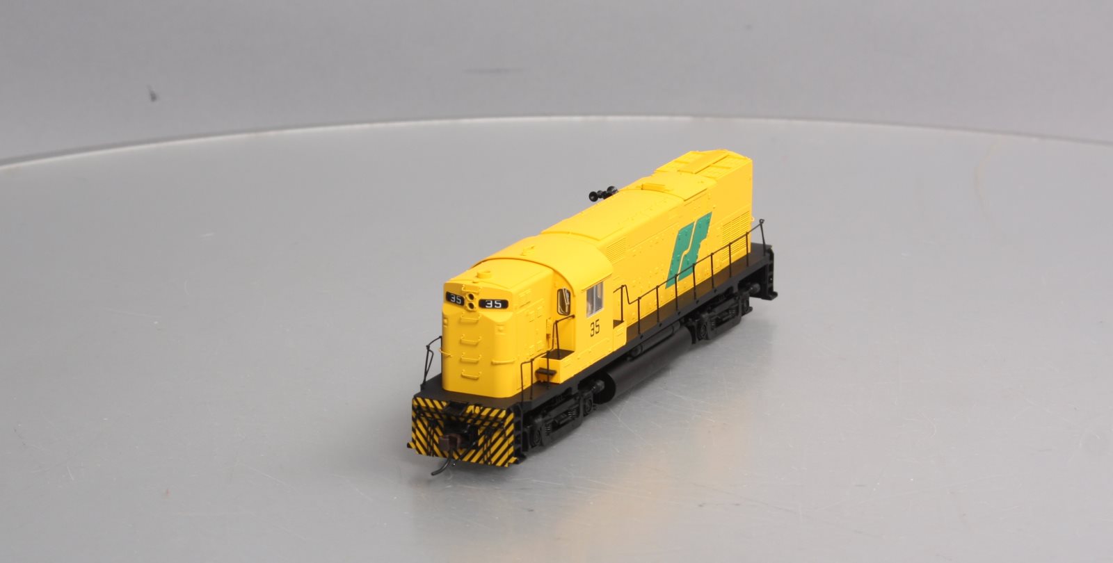 Atlas 10001125 HO Roberval & Saguenay C420 Ph.1 Diesel Locomotive #35