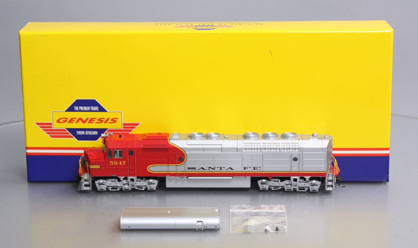 Athearn G67642 HO Santa Fe/Passenger FP45 Diesel Locomotive #5947 w/DCC/Sound