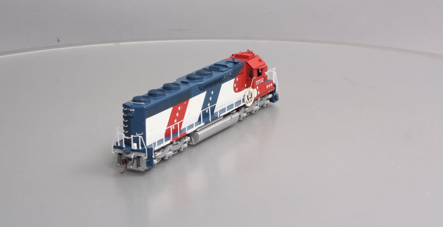 Athearn G67225 HO Santa Fe Bicentennial SD45-2 Diesel Loco #5702 w/DCC/Sound