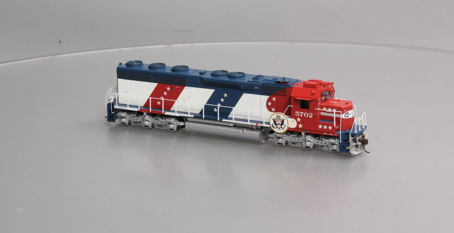 Athearn G67225 HO Santa Fe Bicentennial SD45-2 Diesel Loco #5702 w/DCC/Sound