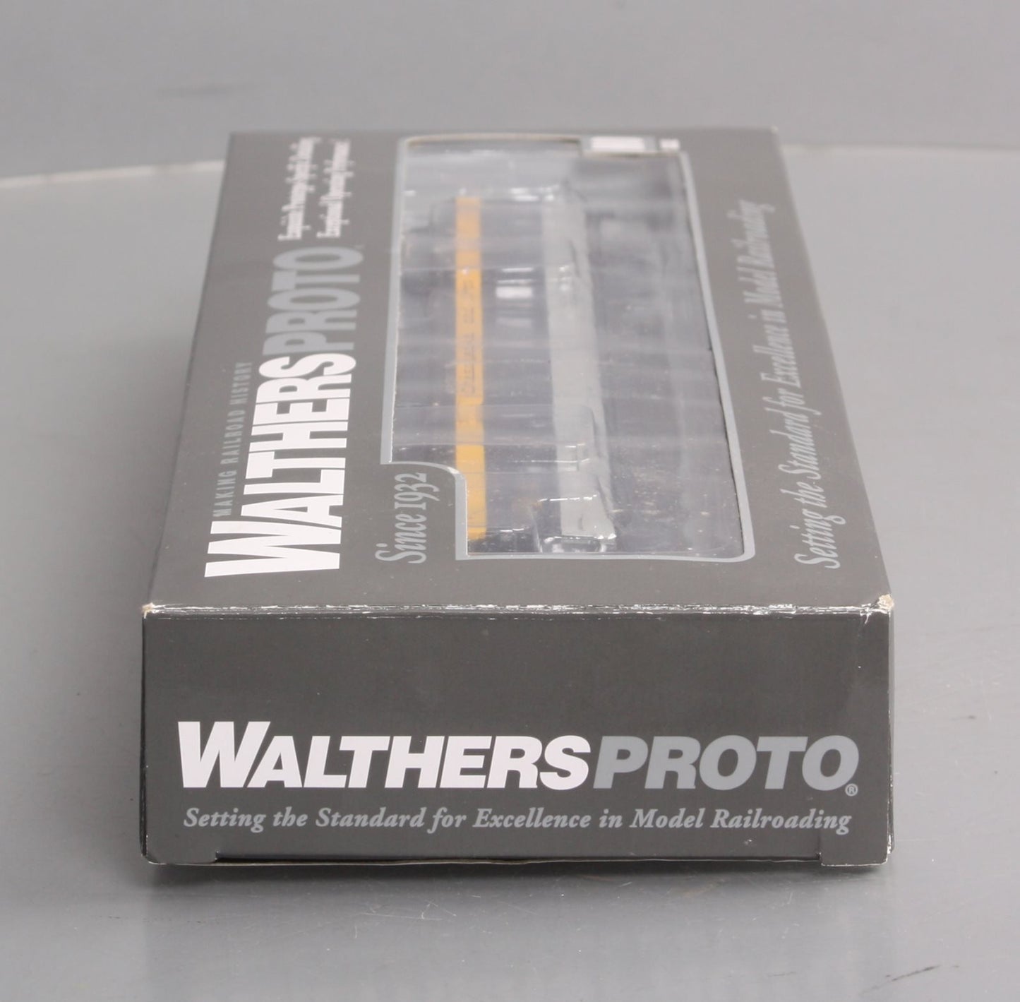 Walthers 920-9500 C&O 'George Washington' Heavyweight RPO Baggage Car