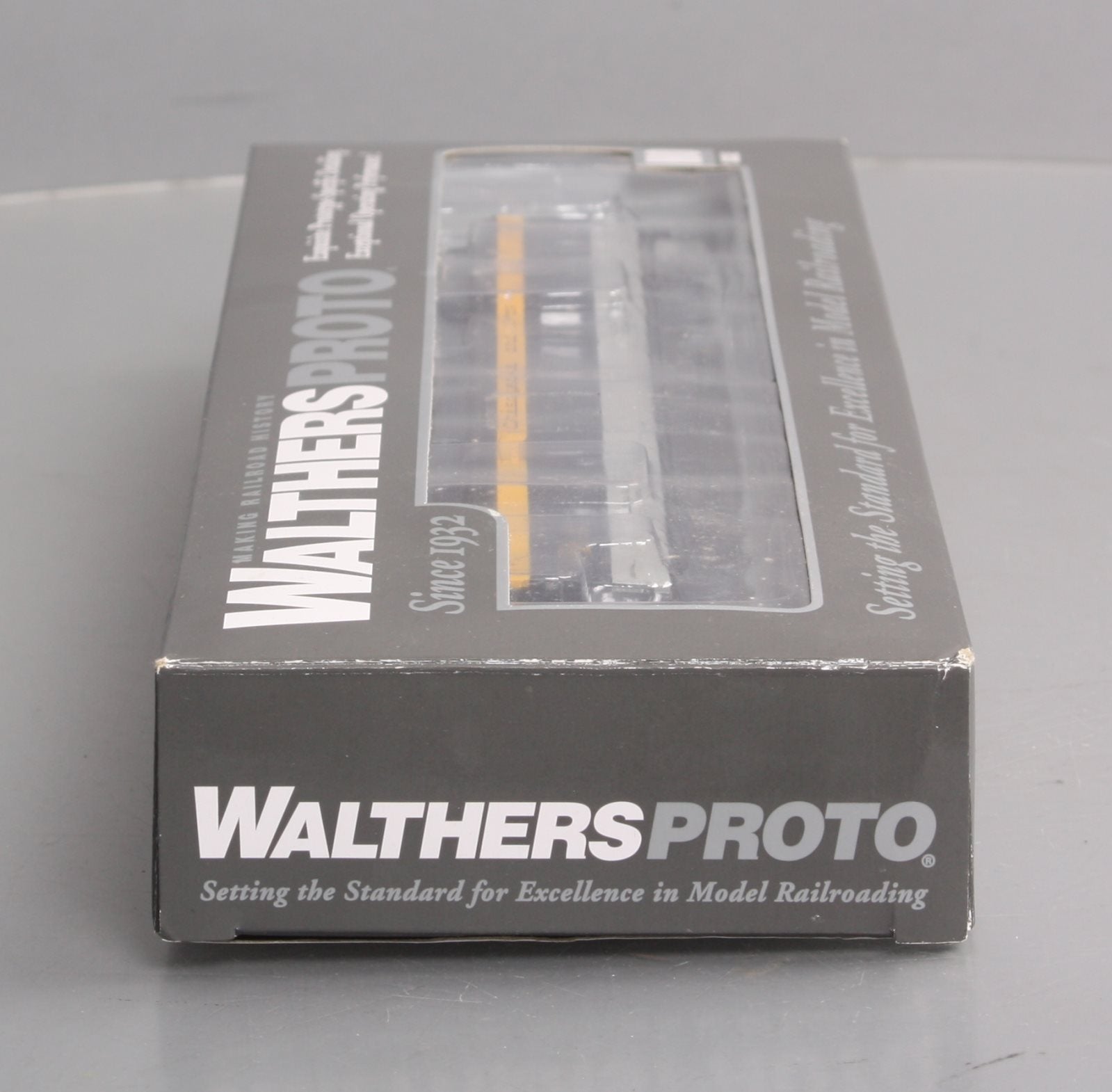 Walthers 920-9500 C&O 'George Washington' Heavyweight RPO Baggage Car