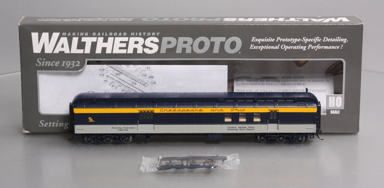 Walthers 920-9500 C&O 'George Washington' Heavyweight RPO Baggage Car
