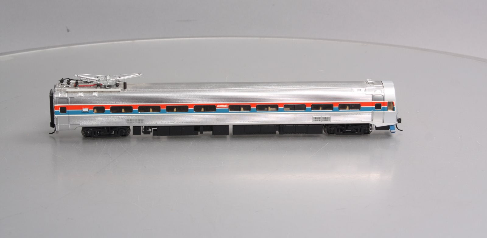 Walthers 920-14842 HO Amtrak Budd Metroliner Electric Multiple Unit Coach w/ DCC