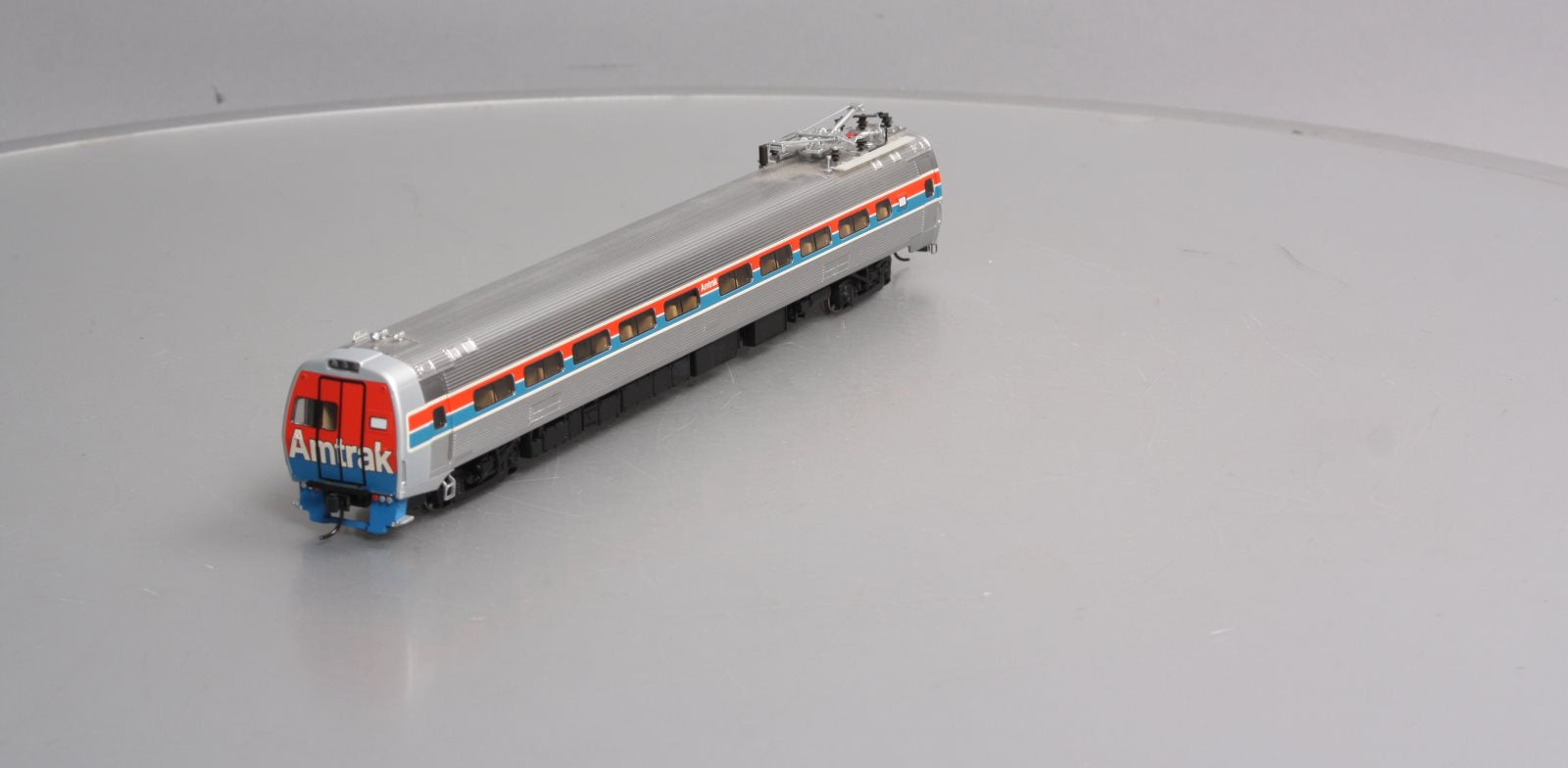 Walthers 920-14842 HO Amtrak Budd Metroliner Electric Multiple Unit Coach w/ DCC