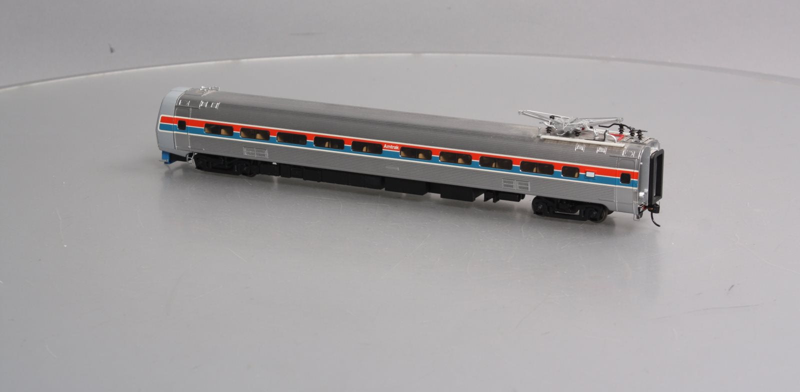 Walthers 920-14842 HO Amtrak Budd Metroliner Electric Multiple Unit Coach w/ DCC