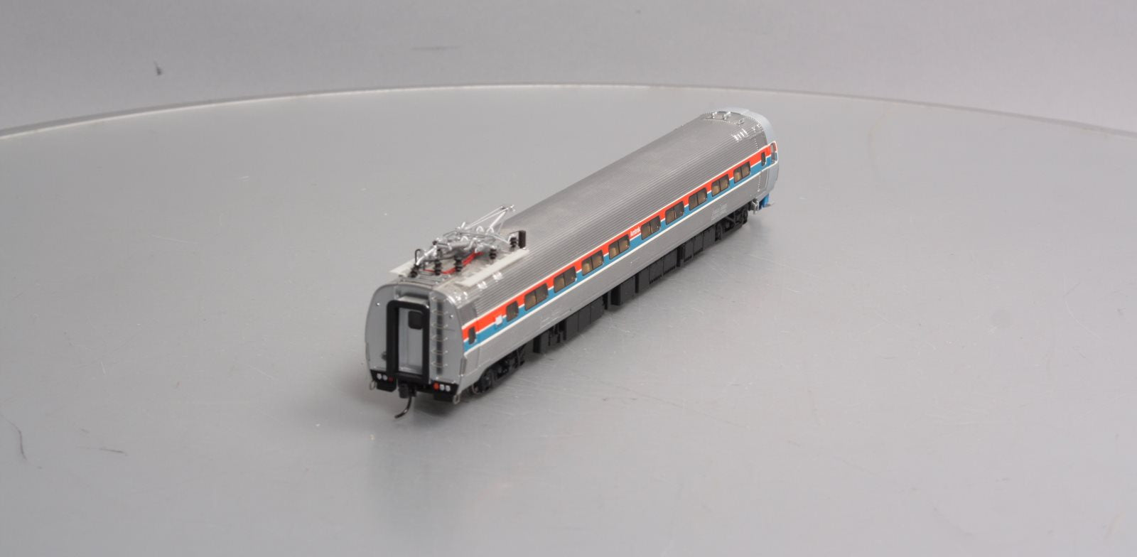 Walthers 920-14842 HO Amtrak Budd Metroliner Electric Multiple Unit Coach w/ DCC