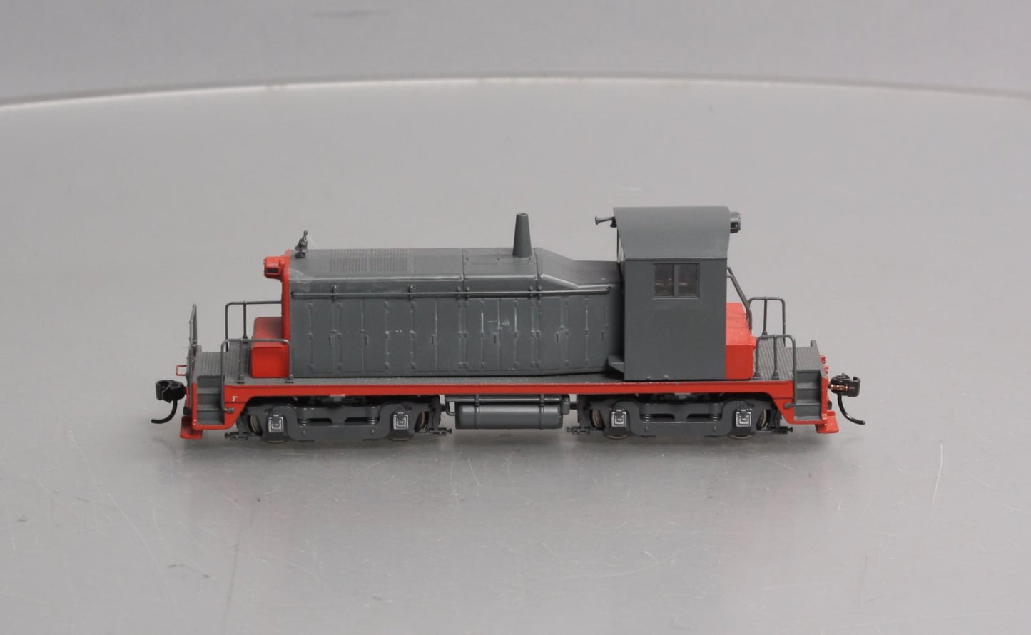 Walthers 910-9230 HO Southern Pacific EMD SW1 Locomotive #1008