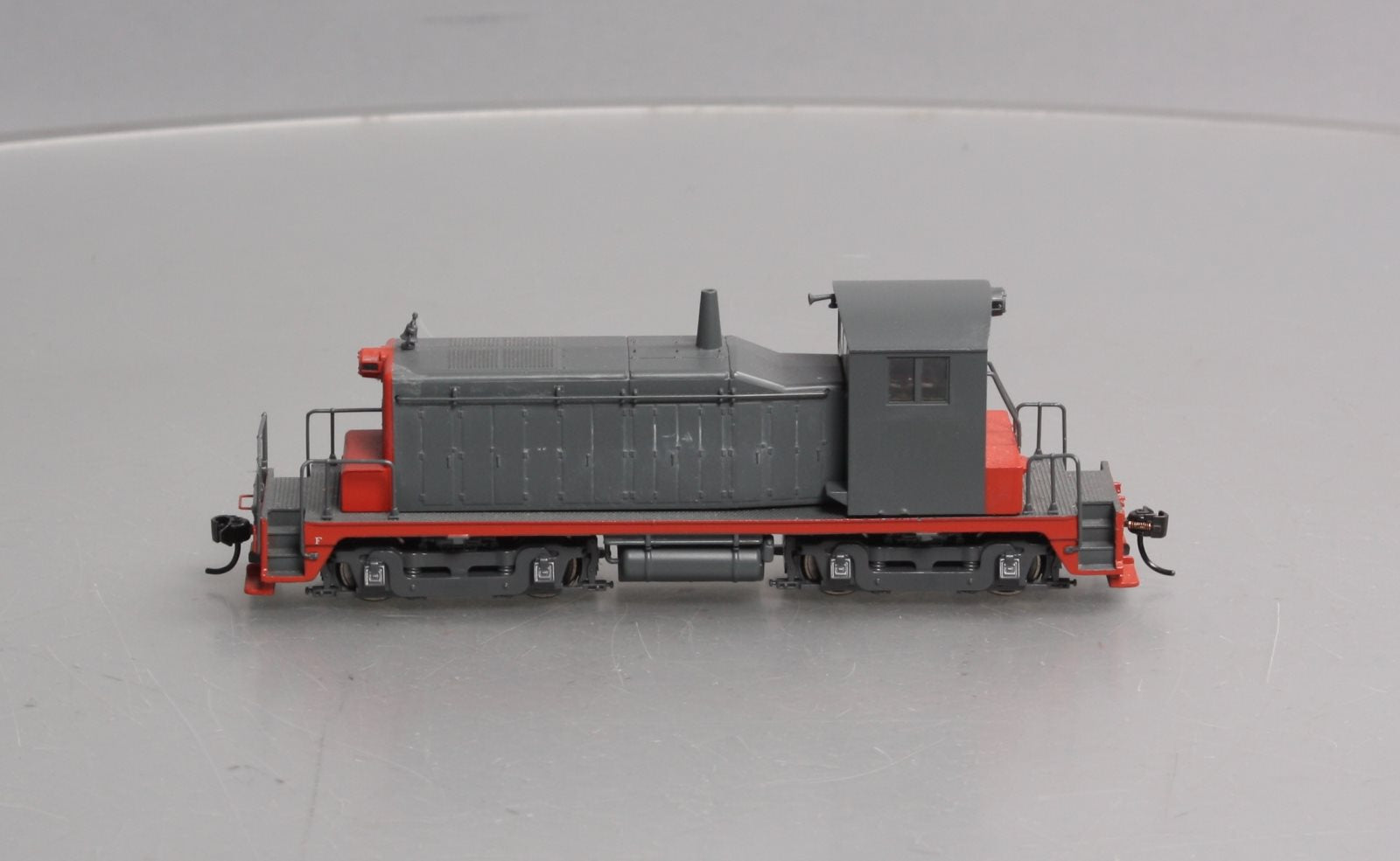 Walthers 910-9230 HO Southern Pacific EMD SW1 Locomotive #1008