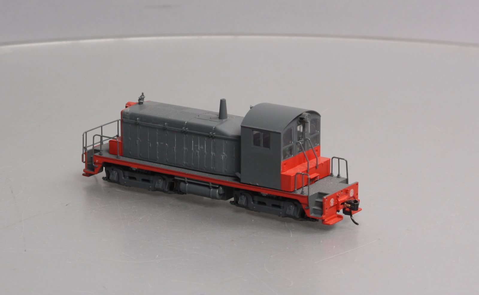 Walthers 910-9230 HO Southern Pacific EMD SW1 Locomotive #1008