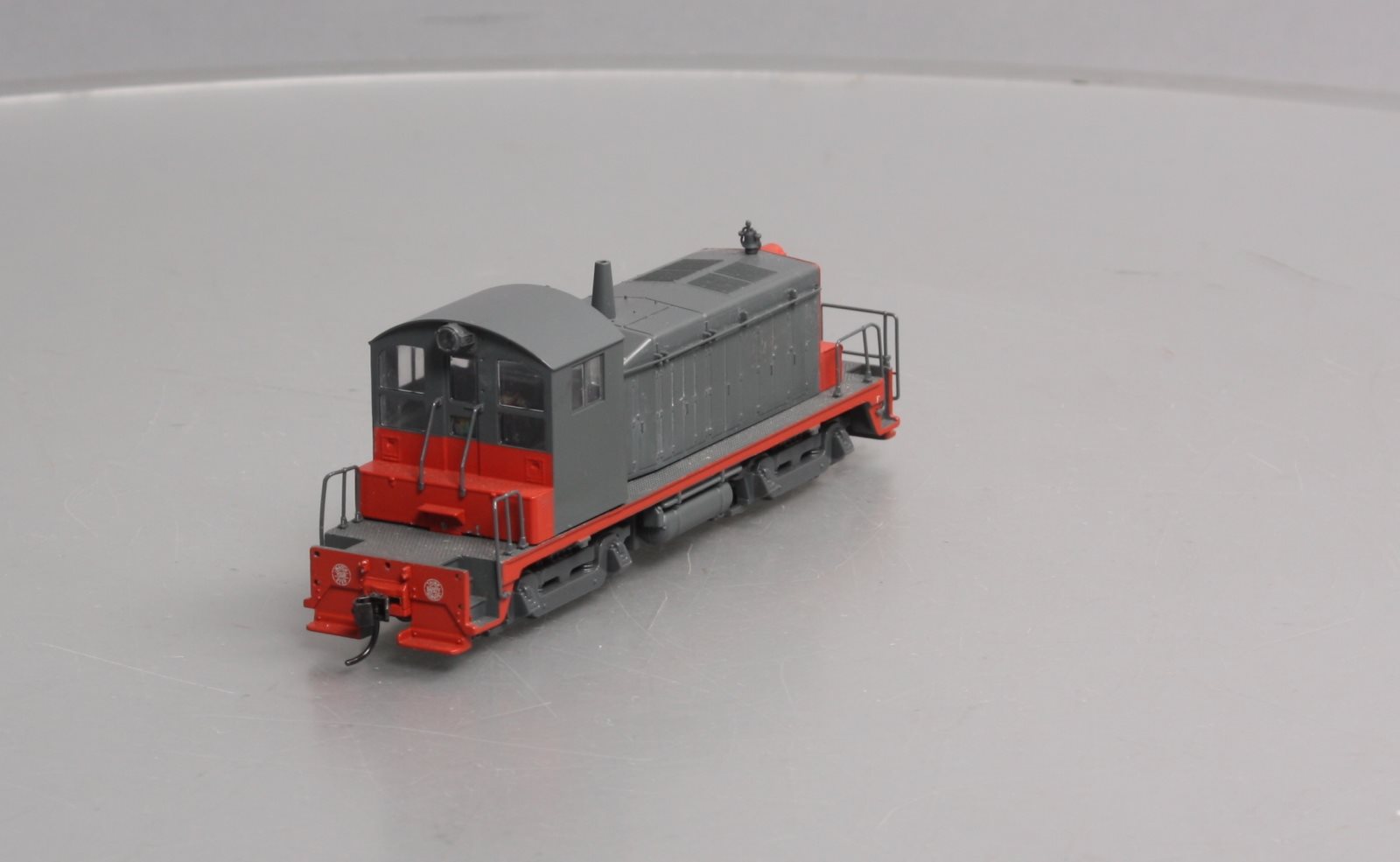Walthers 910-9230 HO Southern Pacific EMD SW1 Locomotive #1008