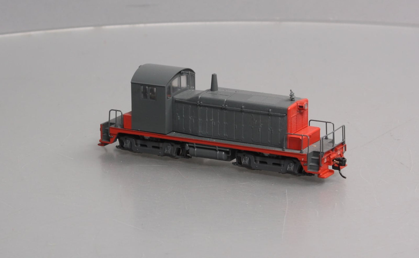 Walthers 910-9230 HO Southern Pacific EMD SW1 Locomotive #1008